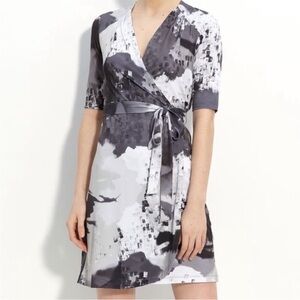 KOMAROV Classic Wrap Dress Women’s Size XS Geometric watercolor Short Sleeve